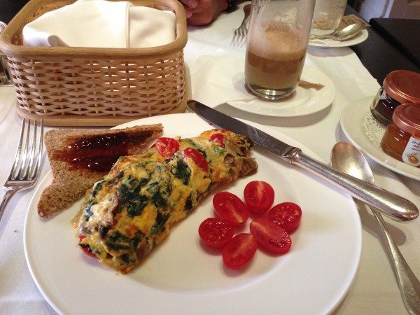 Spinach and tomato omelet at the Hotel Lungarno