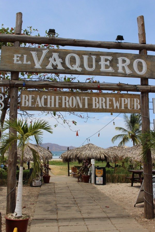 Beachfront "pub" Tamarindo, Costa Rica